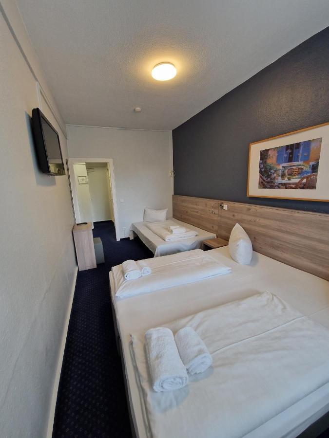 Hotel Mercedes/Centrum Hamburg-Harburg Exteriör bild